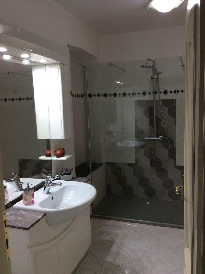 Alloggio Privato Giunic กาญารี ภายนอก รูปภาพ